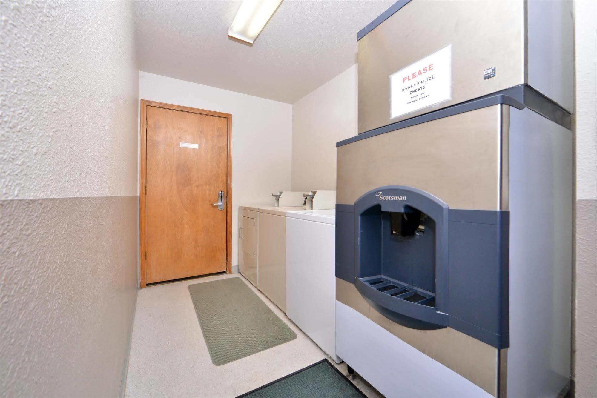 Americas Best Value Inn Burns Exterior foto